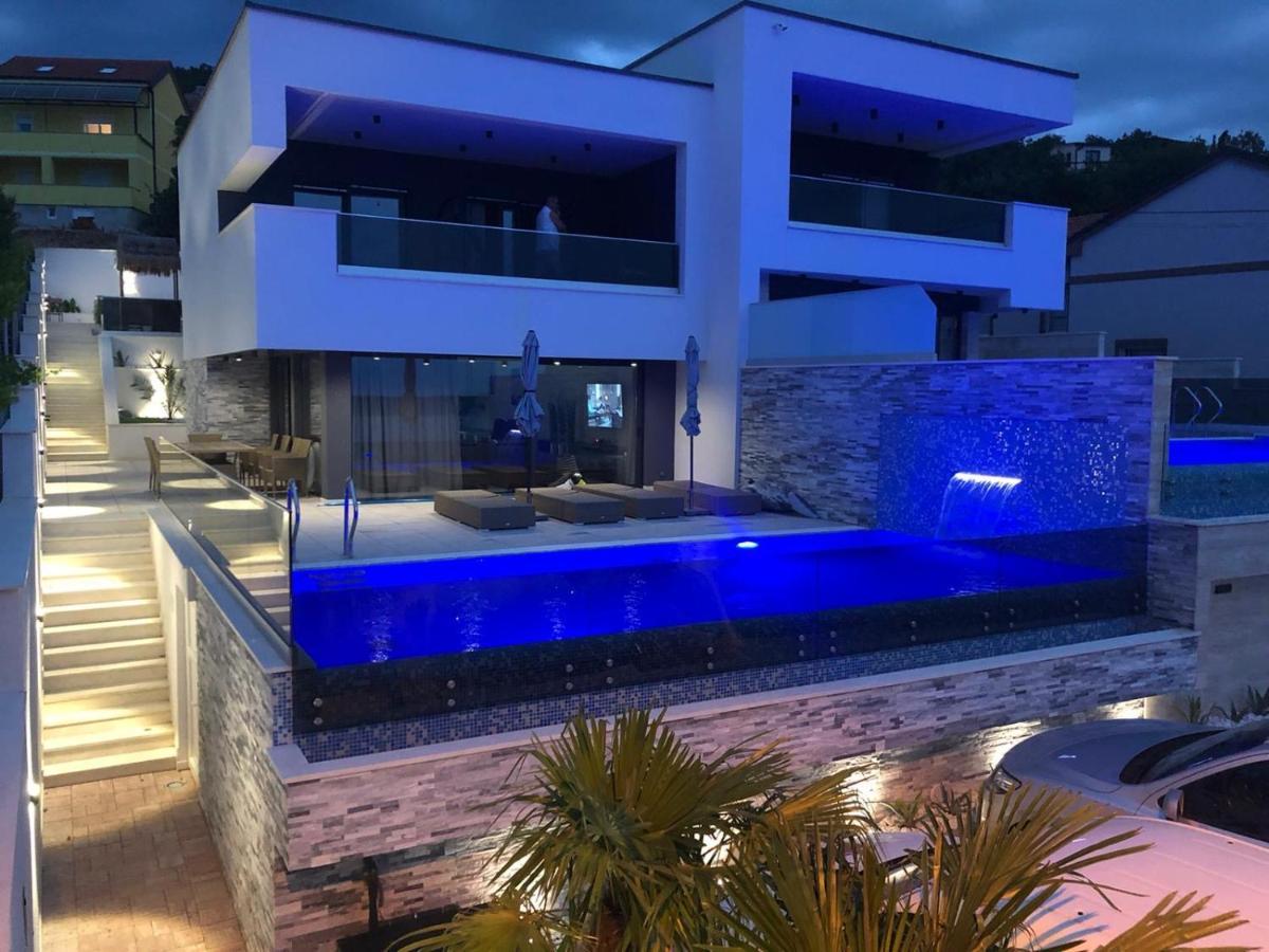 Luxury Villa Lorena With Heated Pool, Jacuzzi,Sauna And Seaview Crikvenica Exterior foto