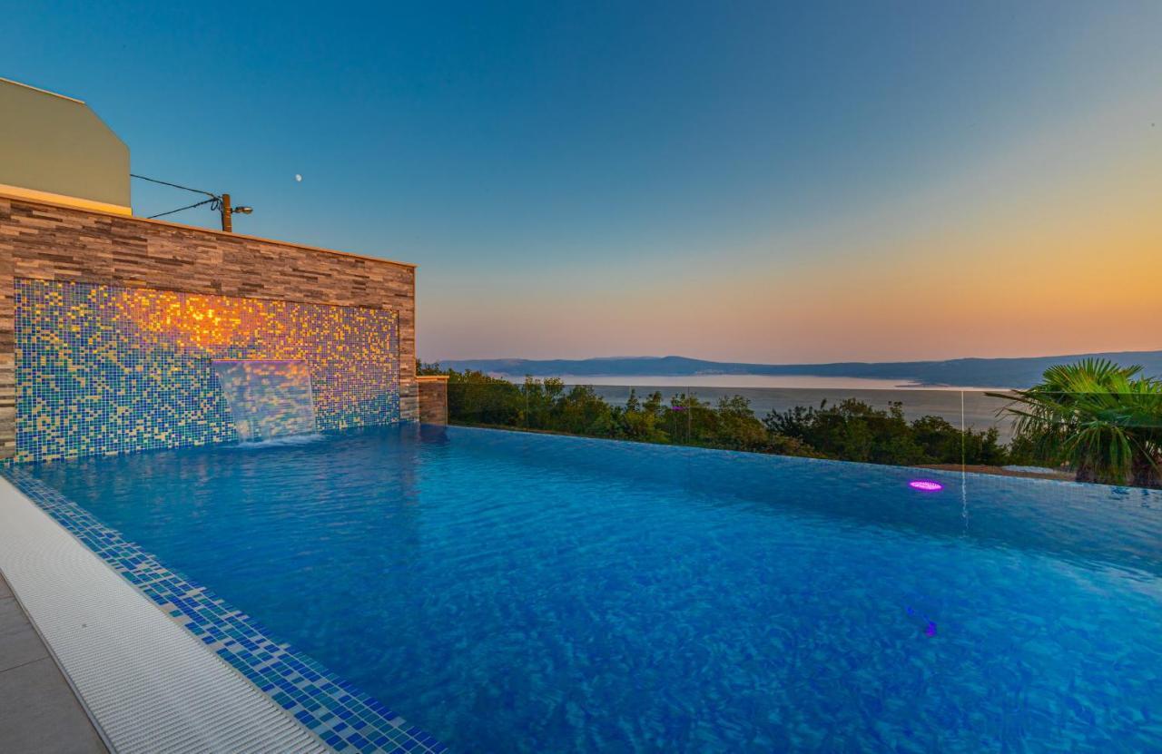 Luxury Villa Lorena With Heated Pool, Jacuzzi,Sauna And Seaview Crikvenica Exterior foto